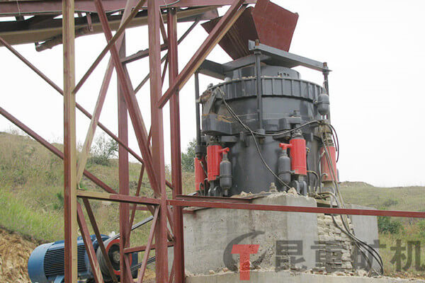 液压多缸圆锥破碎机现场